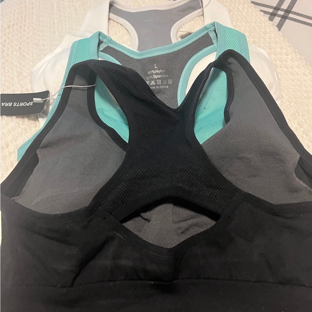 Seamless Racerback Sports Bra - Black, Mint, White - Picture 2 of 4